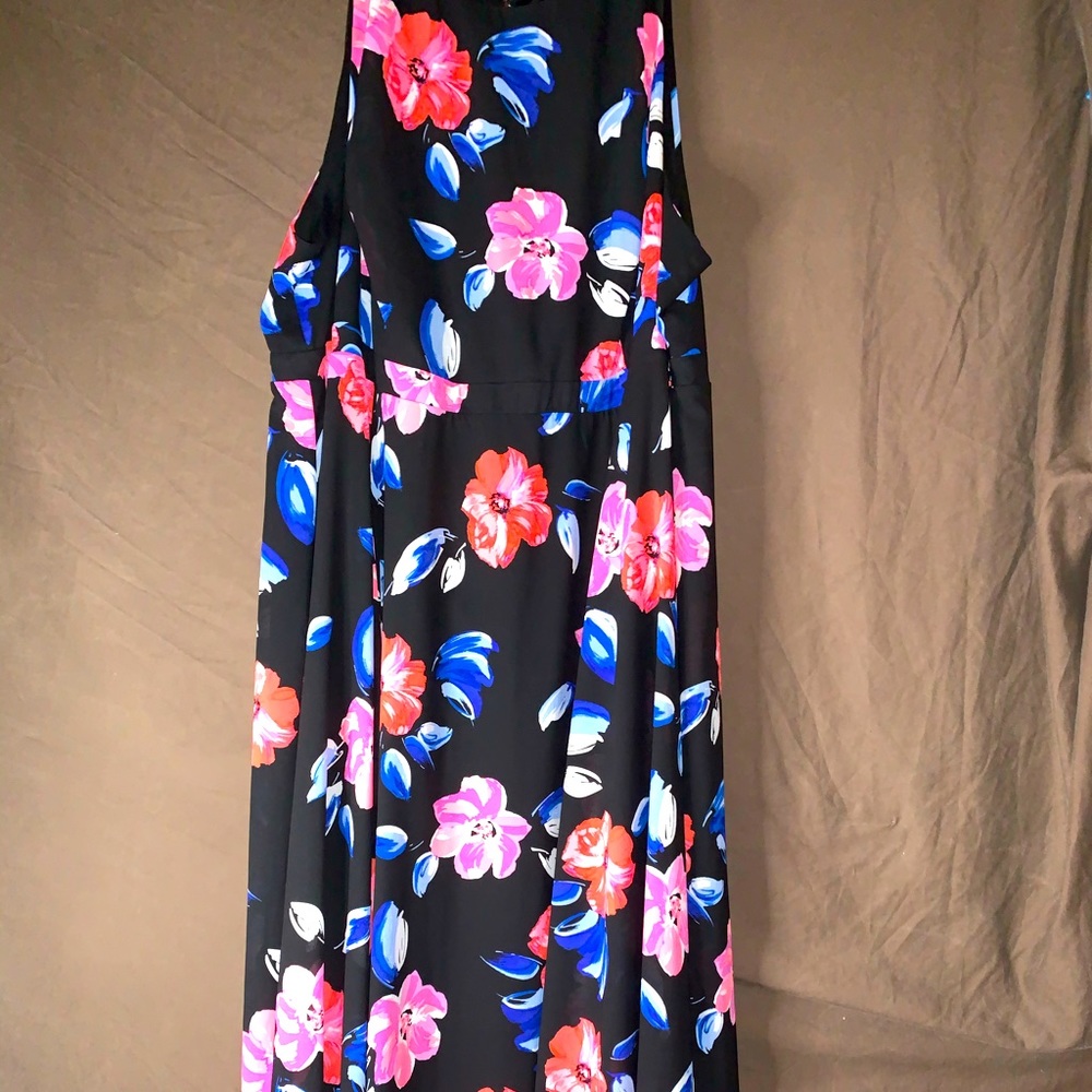 FLORAL BUSINESS DRESS ATTIRE
